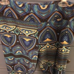 Lularoe Tall & Curvy leggings (size 12-22)